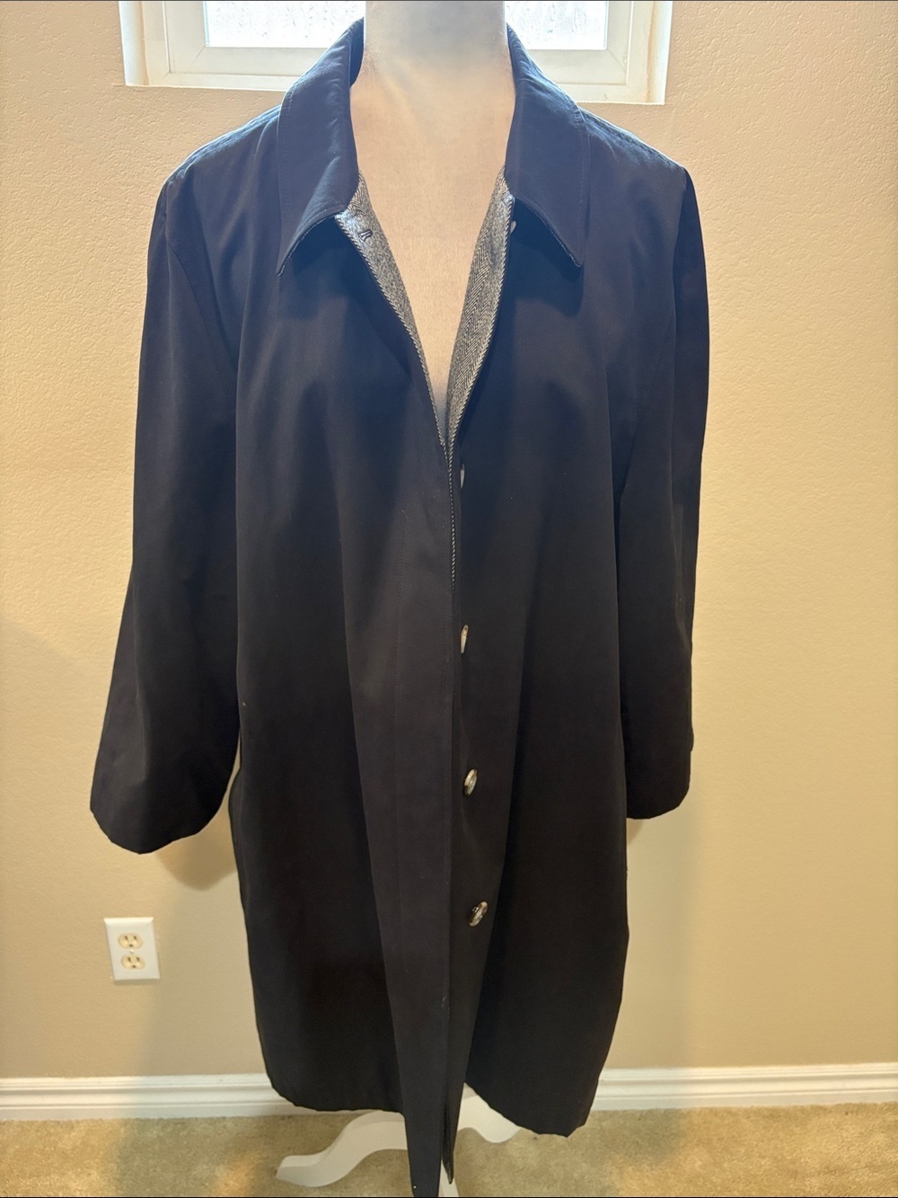 London Fog Women's Black Trench Coat - Classic Single-Breasted-Size 2X